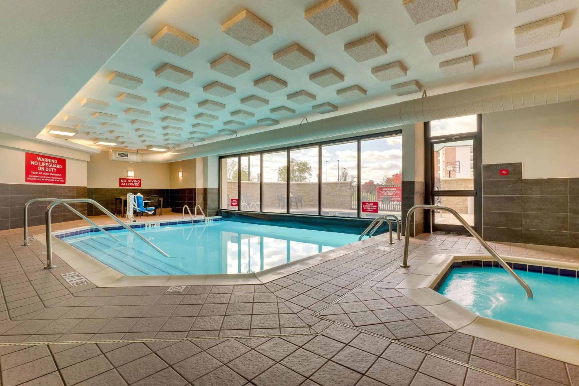 Drury Inn & Suites Columbus Dublin Buitenkant foto