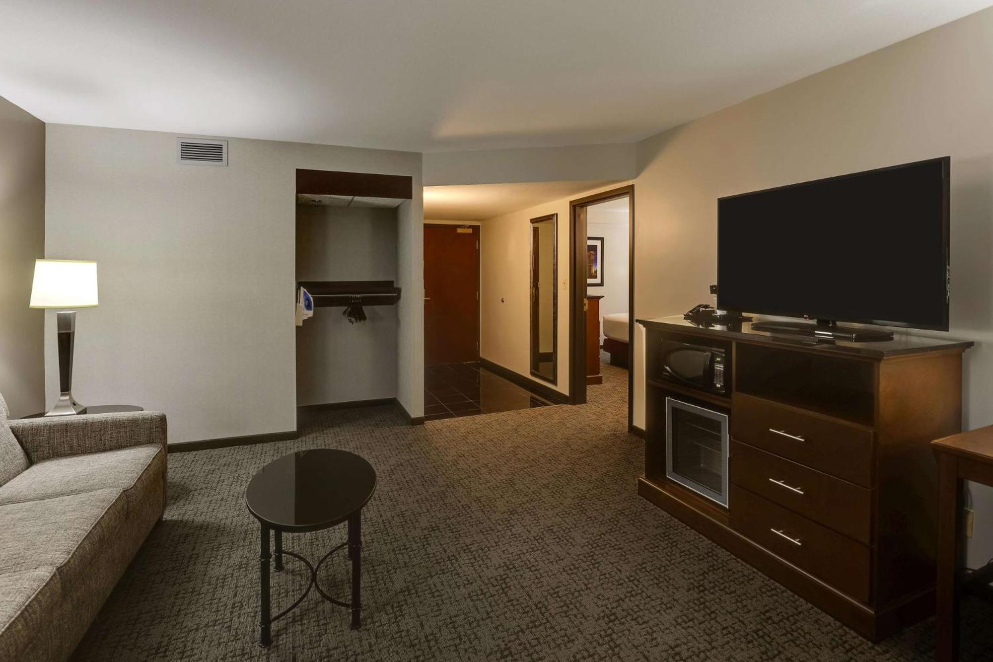 Drury Inn & Suites Columbus Dublin Buitenkant foto
