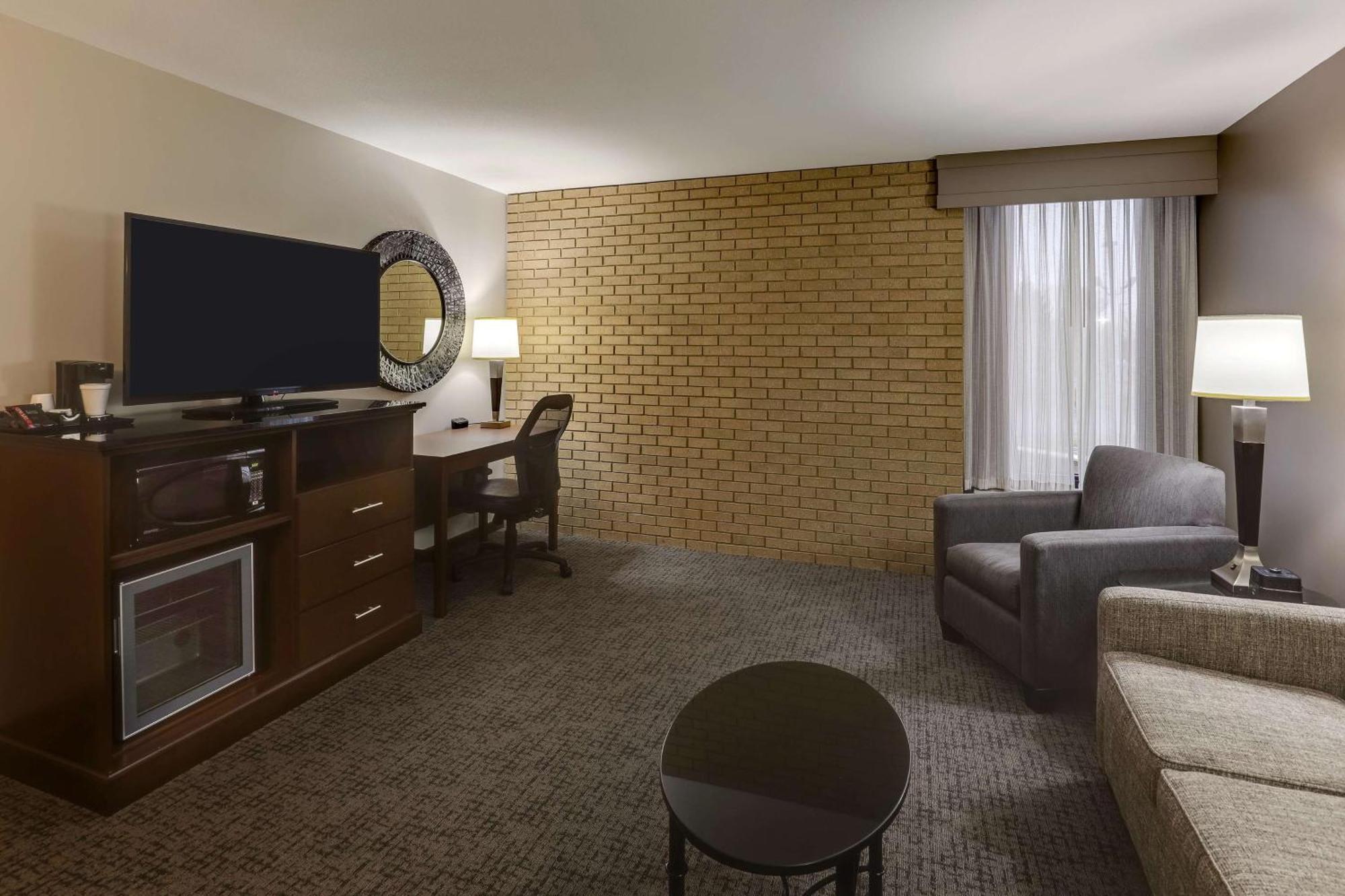Drury Inn & Suites Columbus Dublin Buitenkant foto